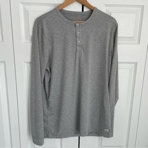 Vuori Long-Sleeve Ease Performance Henley Size L